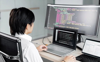 锡林郭勒盟 ,php声明和调用变量的符号是什么？
